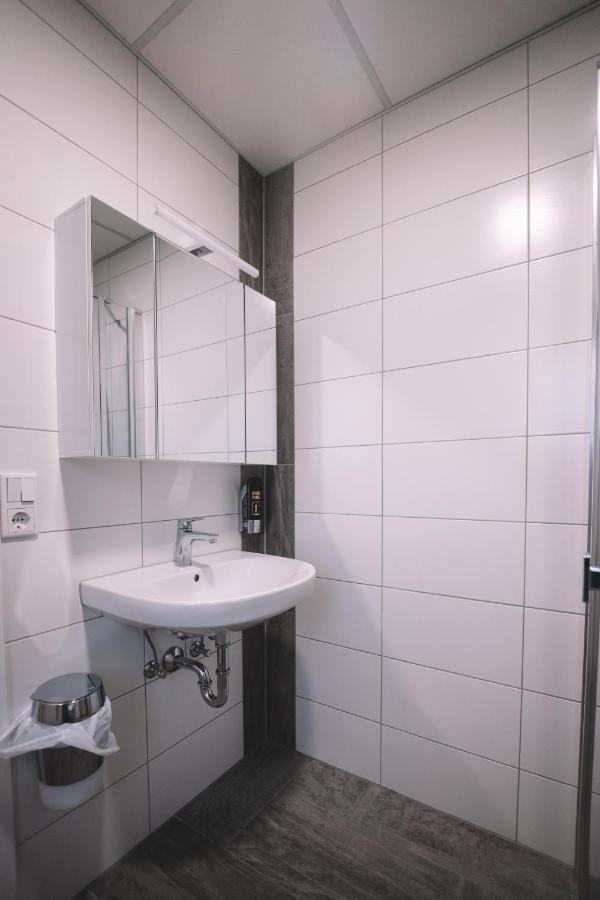 Gasthof Und Hotel Roter Hirsch Claussnitz Екстер'єр фото