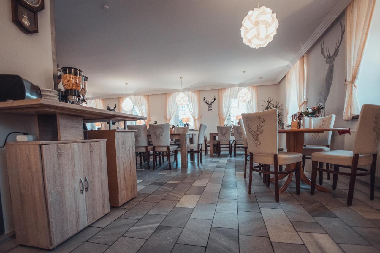 Gasthof Und Hotel Roter Hirsch Claussnitz Екстер'єр фото