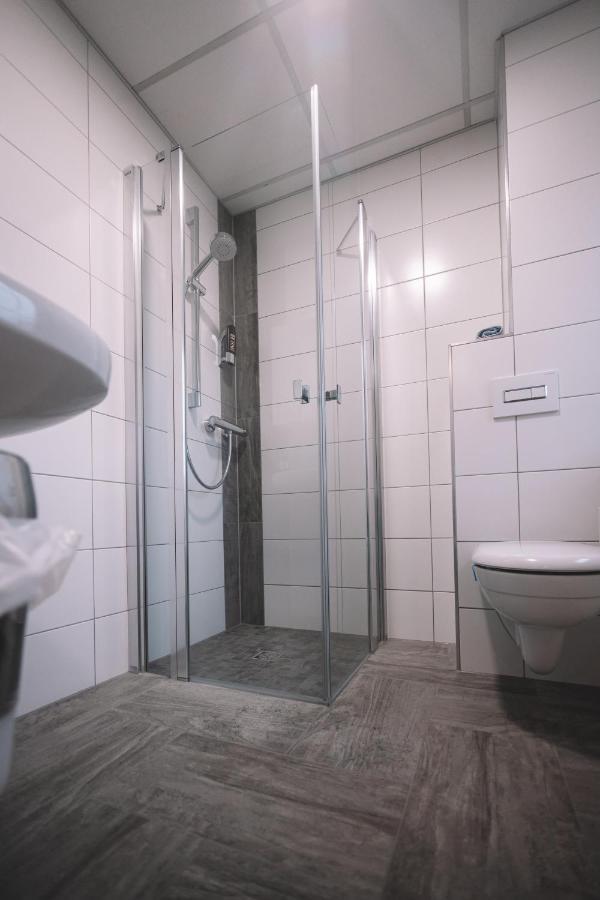 Gasthof Und Hotel Roter Hirsch Claussnitz Екстер'єр фото