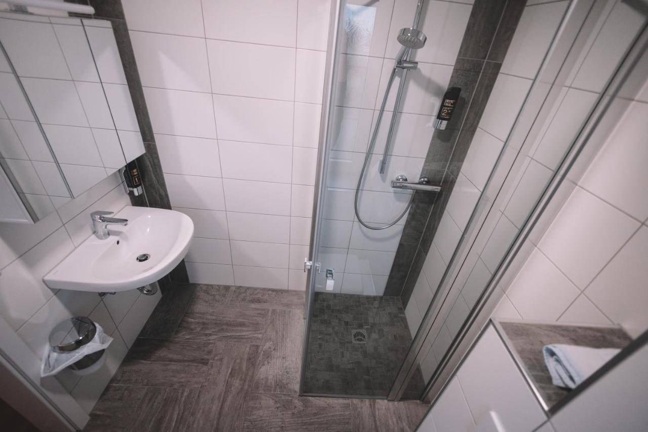 Gasthof Und Hotel Roter Hirsch Claussnitz Екстер'єр фото